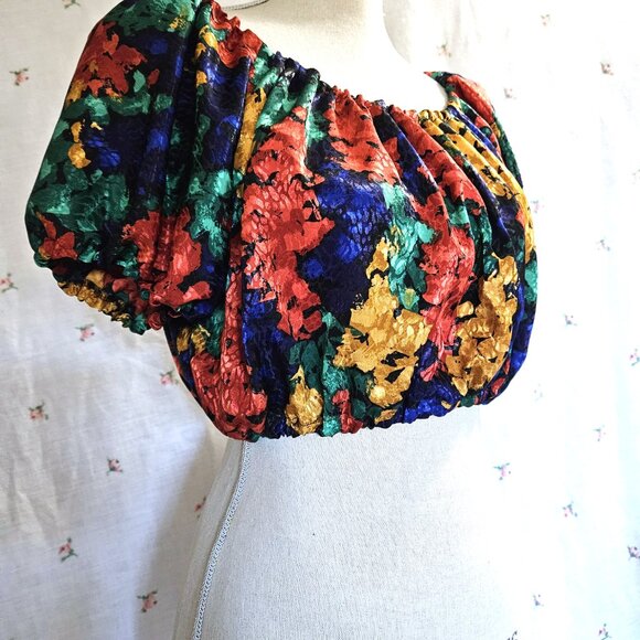 Size M Cropped Peasant Blouse Primary Colors NWT - Picture 4 of 8